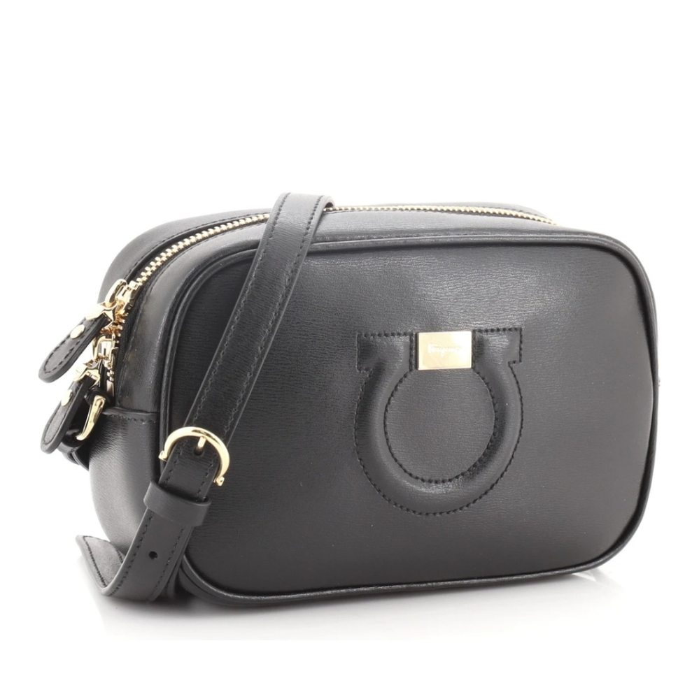 SOLD! Ferragamo Gancio City Camera Crossbody Bag - Picture 2 of 4